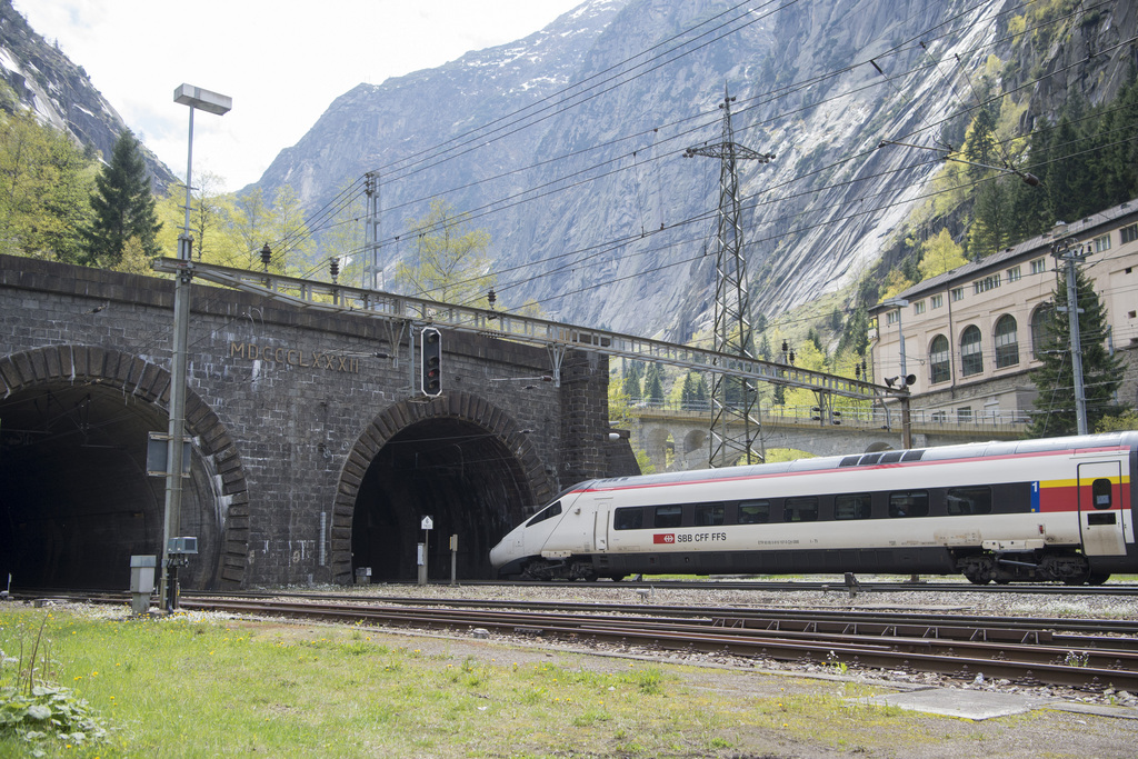 Les deux rames impliquées dans la collision de Lucerne ont été amenées au dépôt (Illustration).