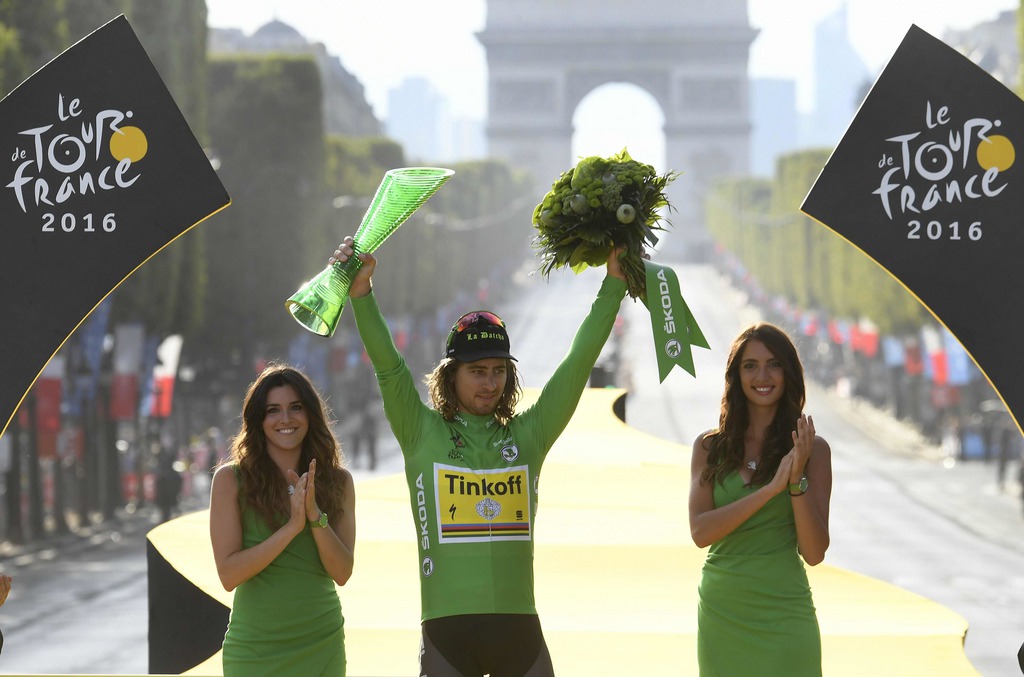 Maillot vert sur les Champs Elysées, Peter Sagan est le cycliste le mieux payé du peloton.