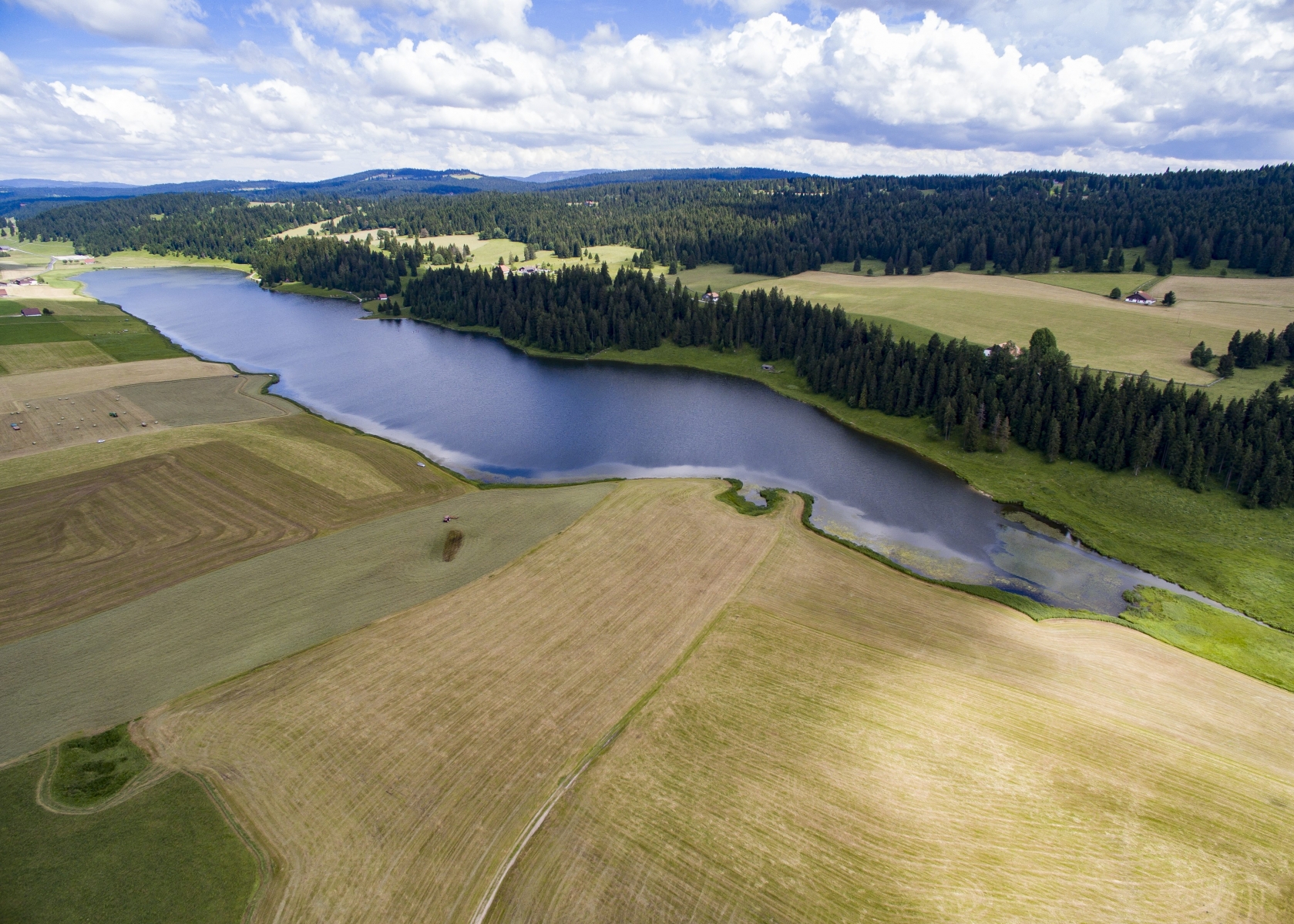 Vue au drone du Lac des Tailleres.

La Brevine, le 05.07.2016

Photo : Lucas Vuitel