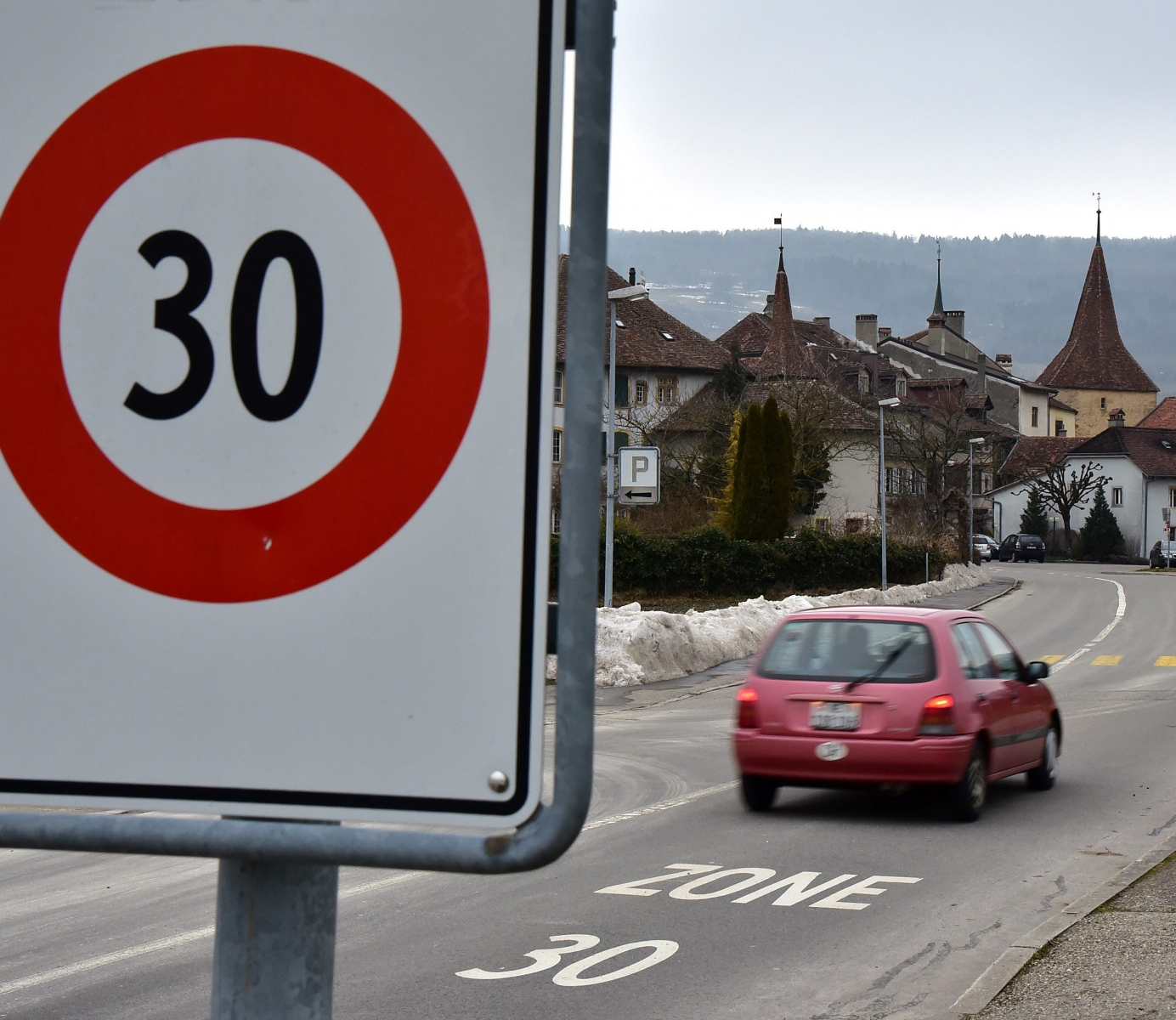 un panneau de signalisation limitant la vitesse au viex bourg du Landeron.



Le Landeron, le 18 fevrier 2015

Photo: Richard Leuenberger LE LANDERON