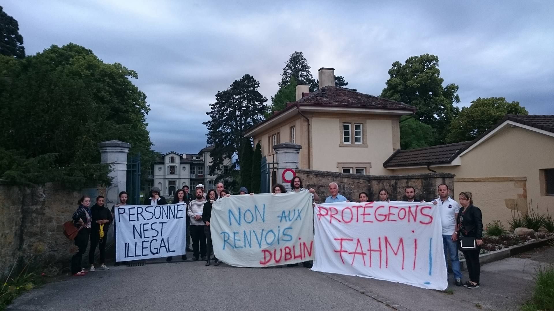 Manifestation de Droit de rester devant l'établissement psychiatrique de Préfargier, le 29 juin 2016.