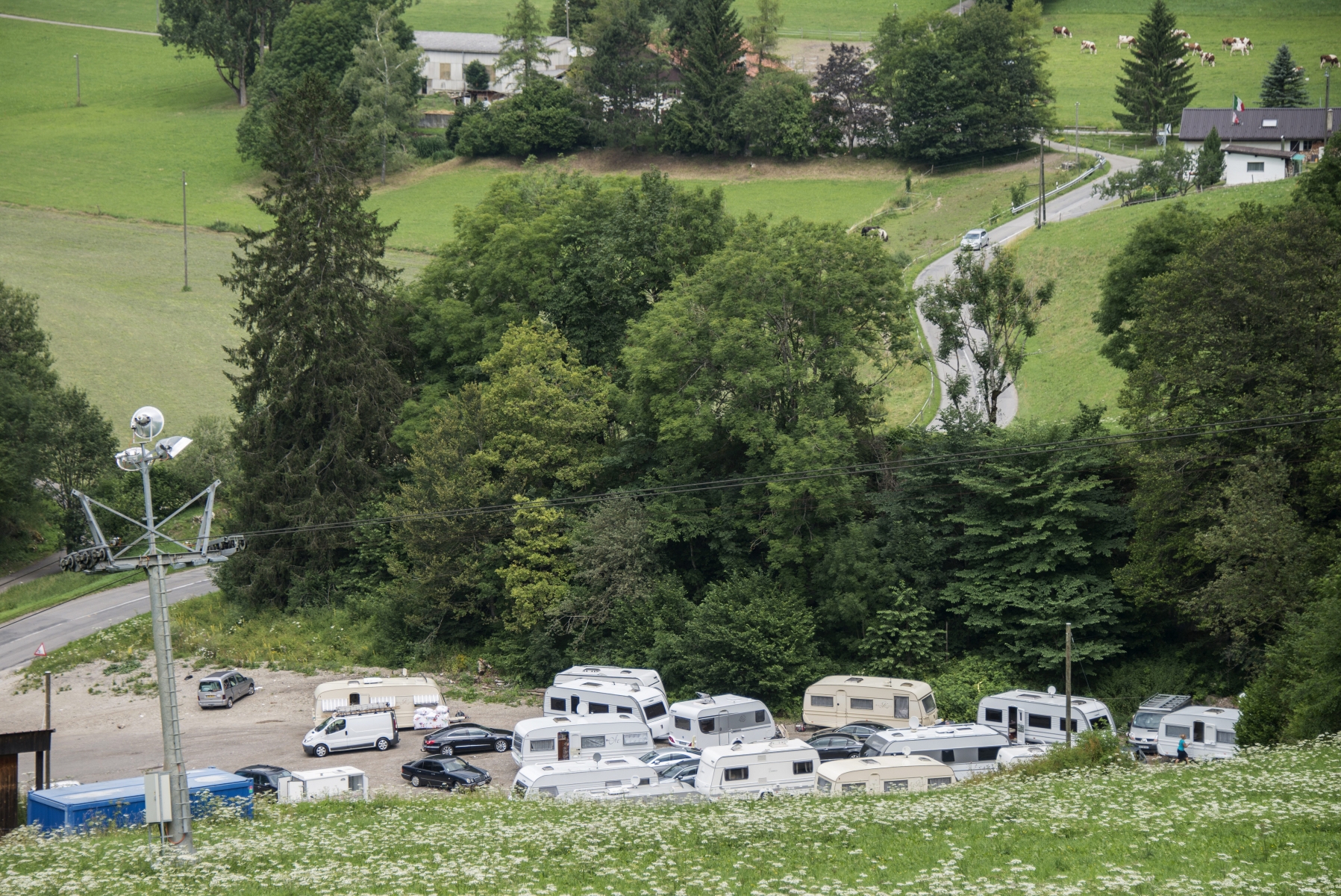 Les Roms installés au Crêt-du-Puy sont partis. Photo © David Marchon