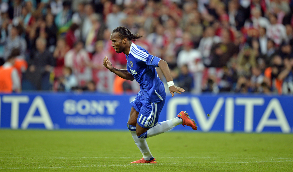 Drogba était sous contrat à Chelsea avec qui il a gagné la Ligue des Champions.