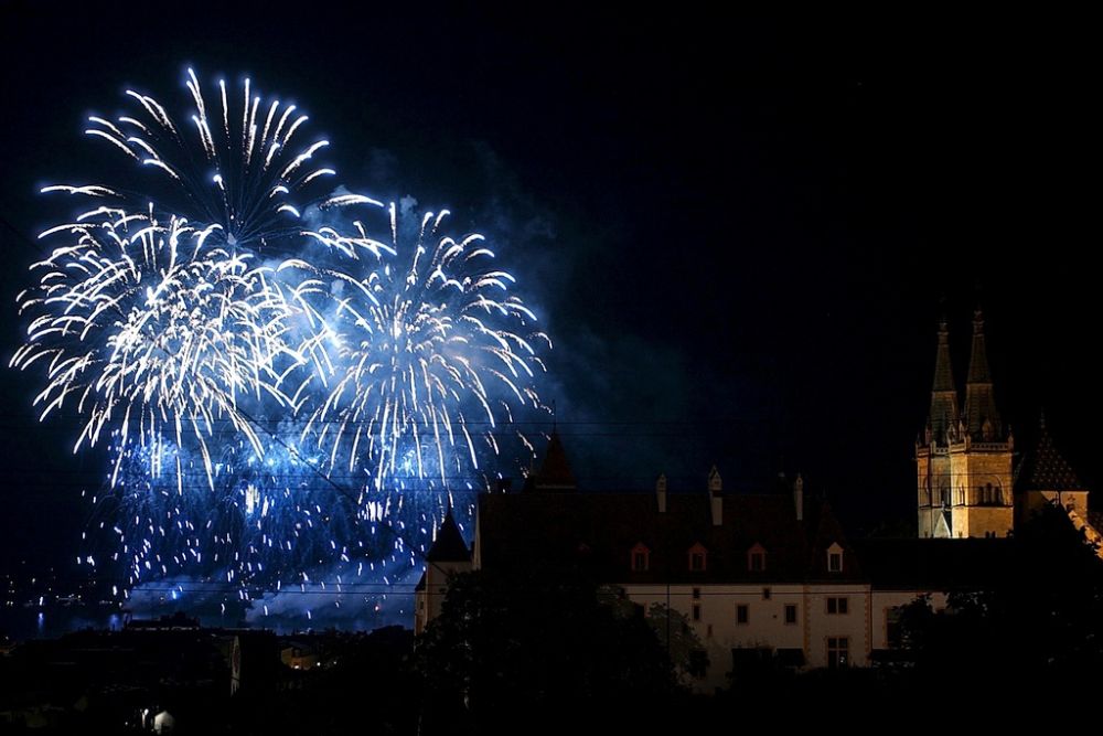 Les traditionnels feux d'artifices sont prévus à travers le canton le mardi 31 juillet et le mercredi 1er août.