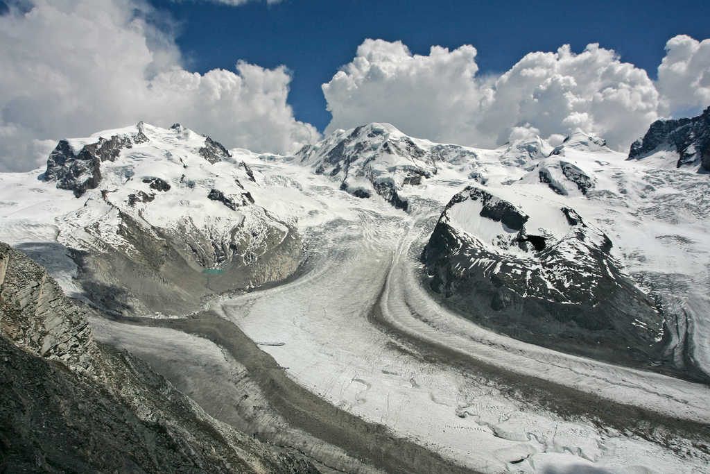 Les deux alpinistes sont morts en tentant l'ascension du Pollux (4092 m), tout à droite sur la photo.