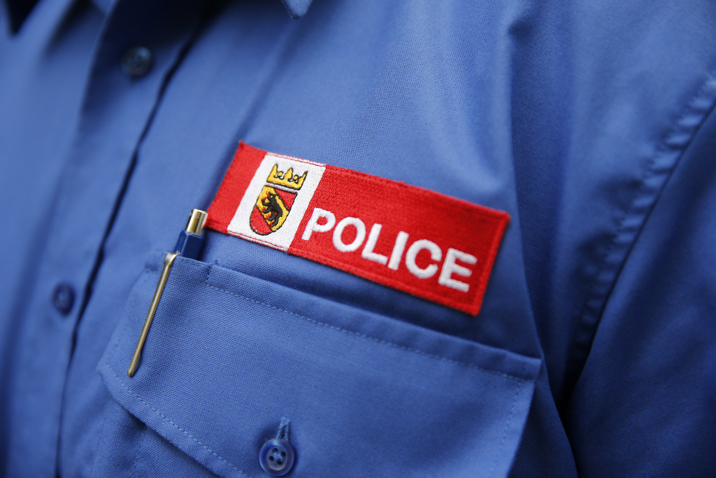 La police cantonale bernoise a interpellé quinze personnes à la suite de l'altercation.