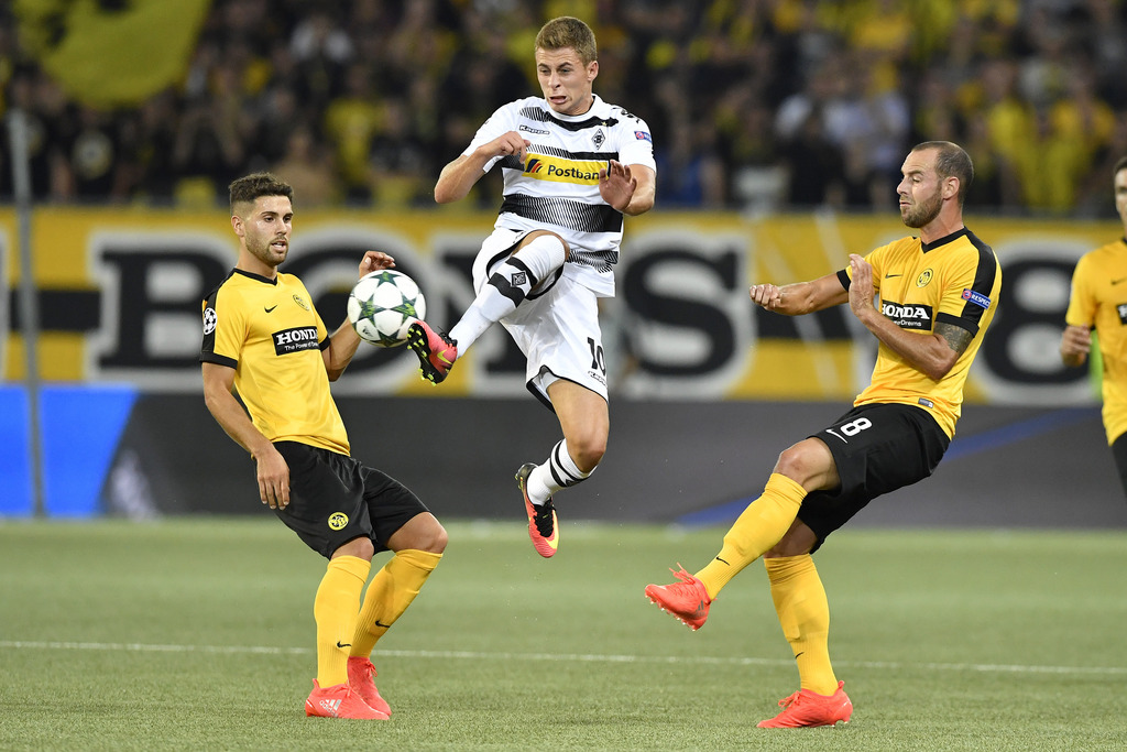 Les Bernois (en jaune) ont été dominés par les joueurs allemands.