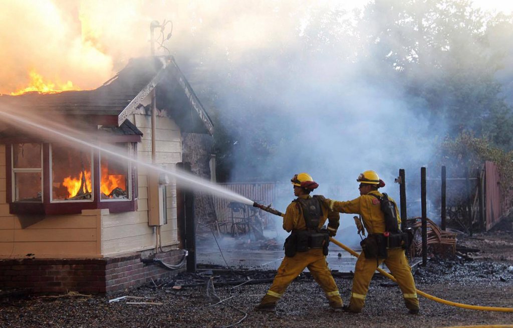 Sur l'ensemble des Etats-Unis, 20 larges feux brûlent actuellement, essentiellement dans l'ouest du pays, dont six en Californie.