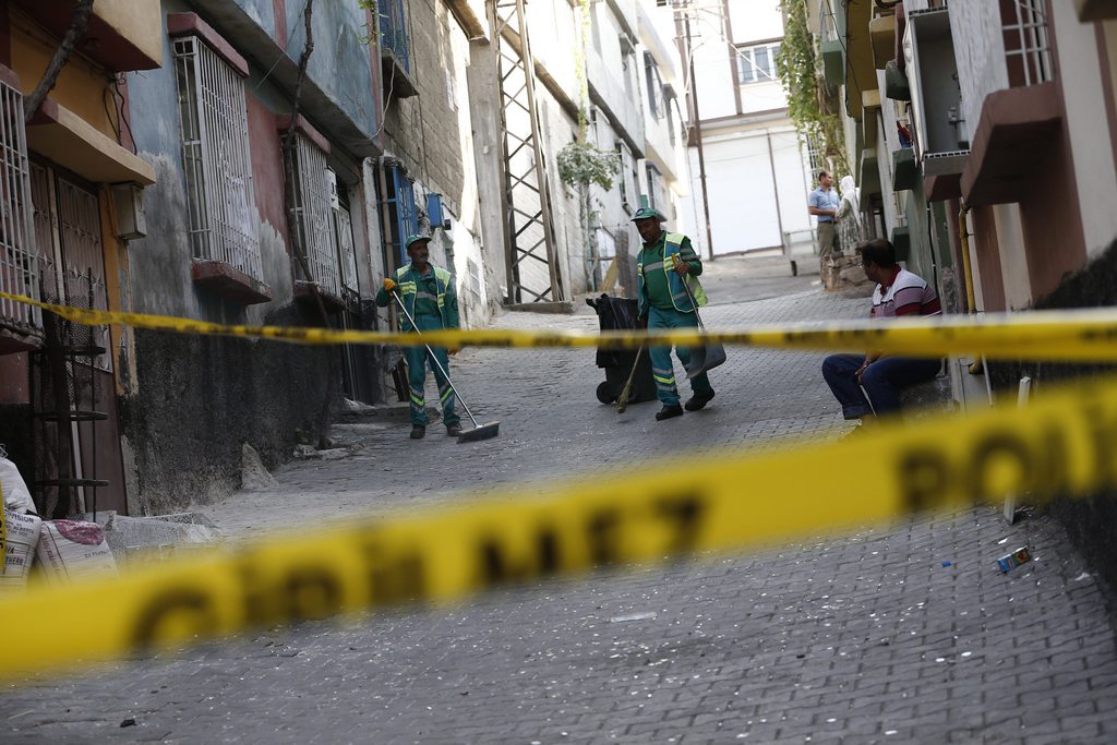 L'attentat de samedi s'est produit pendant une fête de mariage dans les rues de Gaziantep, a-t-on appris auprès des services de sécurité.