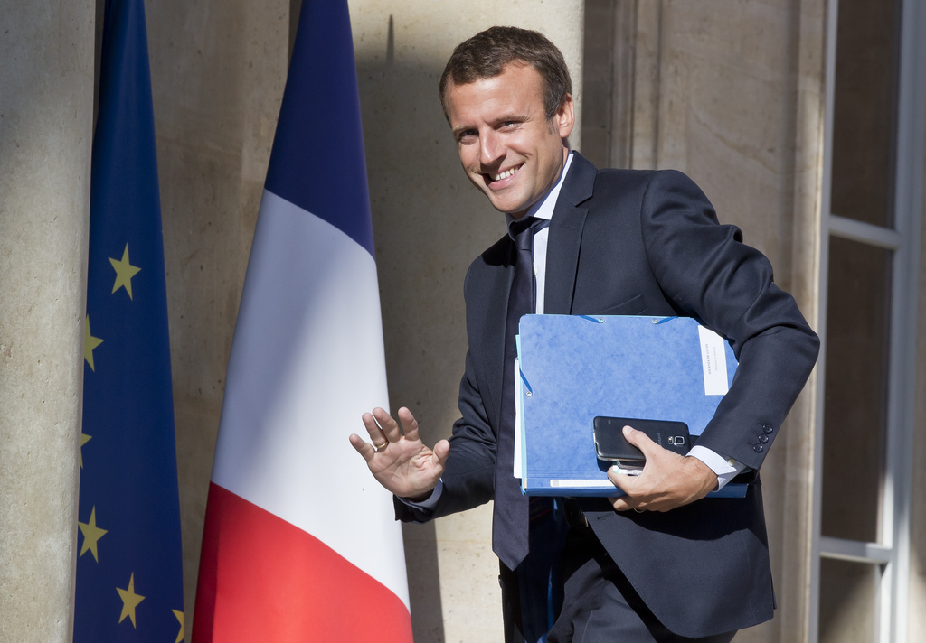 Emmanuel Macron a récemment fondé son propre mouvement politique et déclaré qu'il n'était pas socialiste.