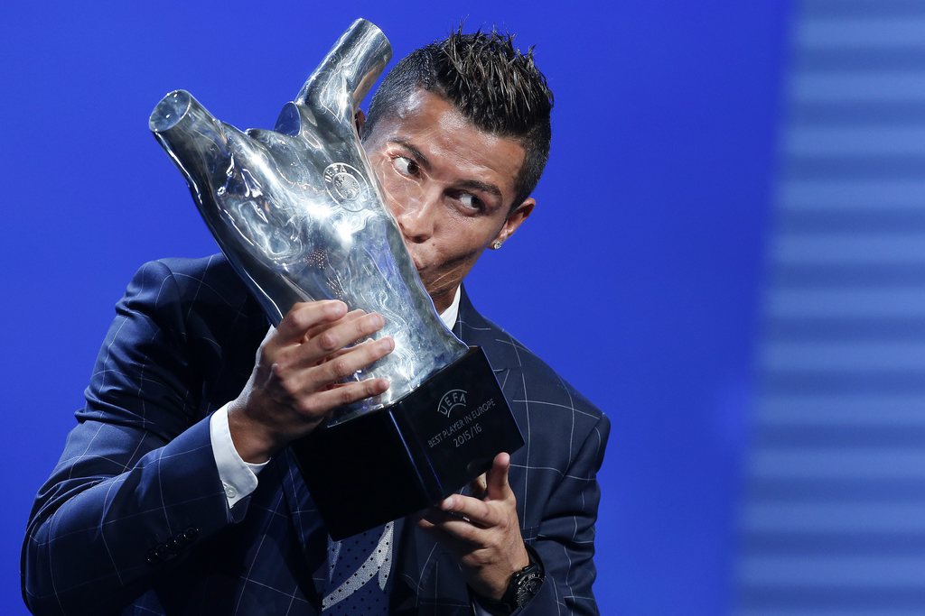 Cristiano Ronaldo est récompensé par les journalistes sportifs européens pour la deuxième fois.