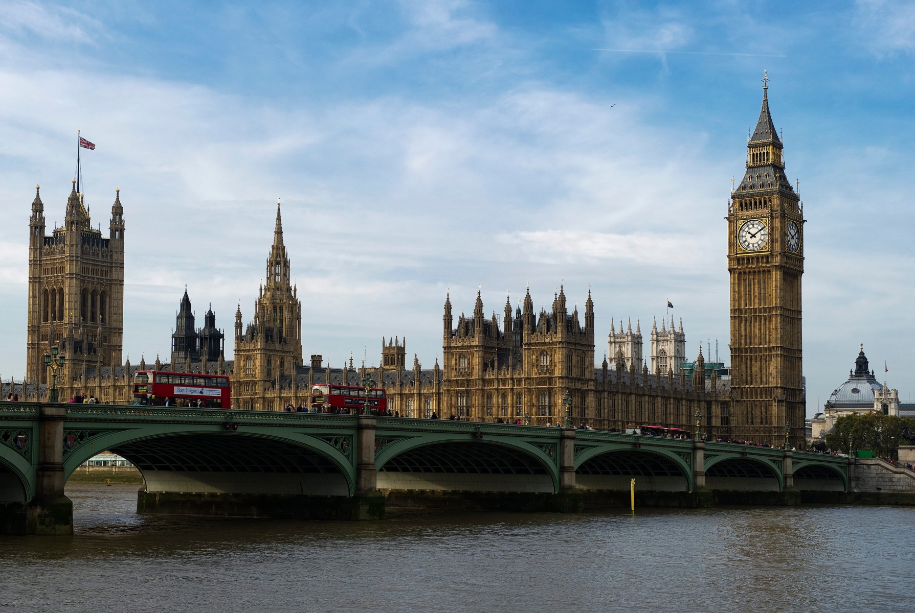 ZUM SI-TEXT VOM DONNERSTAG, 12. JULI 2012, ZUR STADT LONDON, AUSTRAGUNGSORT DER OLYMPISCHEN SOMMERSPIELE LONDON 2012 VOM 27. JULI BIS 12. AUGUST 2012, STELLEN WIR IHNEN FOLGENDES BILDMATERIAL ZUR VERFUEGUNG - Big Ben and the Palace of Westminster is pictured in London, England, Sunday October 23, 2011. The 30th Olympic Games will take place in London from 27 July to 12 August 2012.(KEYSTONE/Jean-Christophe Bott) OLYMPIA LONDON 2012 STADT