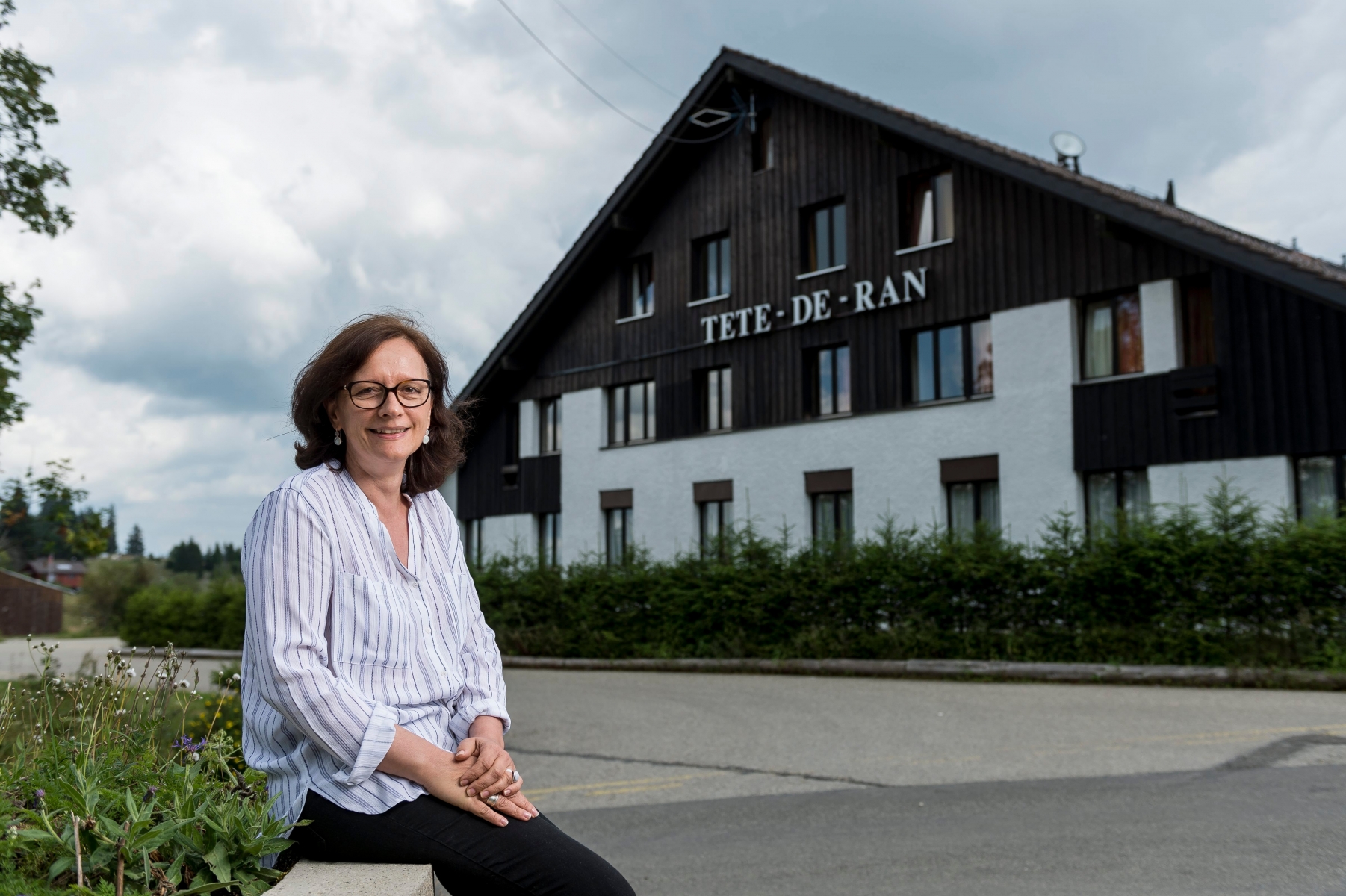 Portrait de Benedicte L'Eplattenier, responsable du centre de requerant de Tete-de-Ran



Tete-de-Ran, le 17.08.2016



Photo : Lucas Vuitel