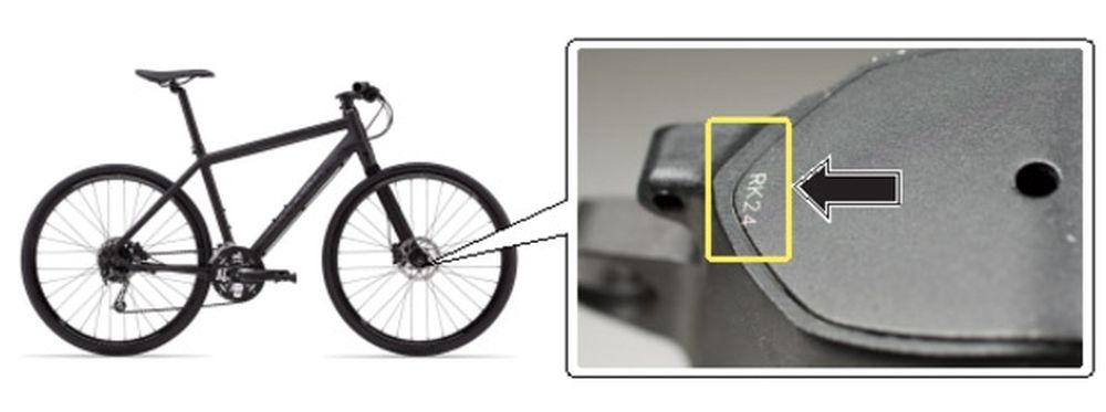 Les vélos présentent des marques d'usure à l'endroit où le tube et la fourche se rejoignent.
