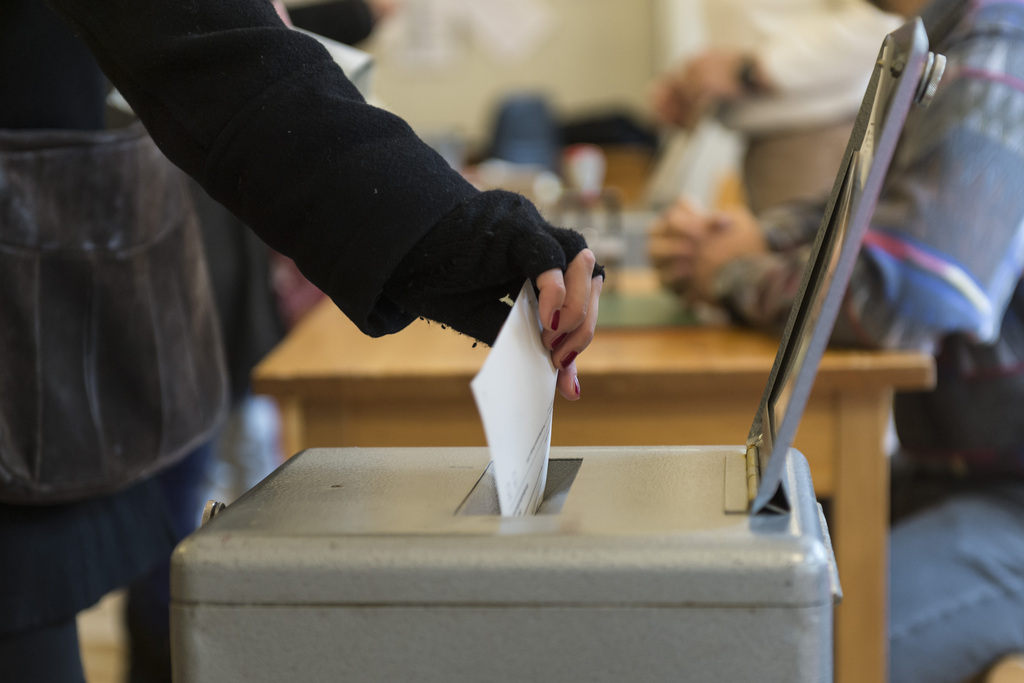 Lors de l'élection, le maire sortant avait recueilli 91 voix contre 5 à son adversaire. Mais quelques jours plus tard, une dizaine de citoyens ont certifié avoir voté pour ce dernier et ont donc formulé un recours.