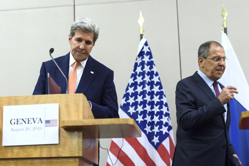 John Kerry (g.) et Sergueï Lavrov sont repartis dos à dos.