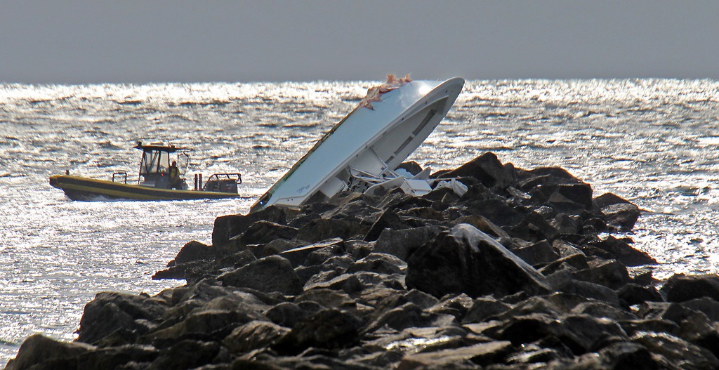 Fernandez a trouvé la mort avec deux autres personnes lorsque leur bateau à moteur s'est abîmé sur des rochers près de Miami Beach.