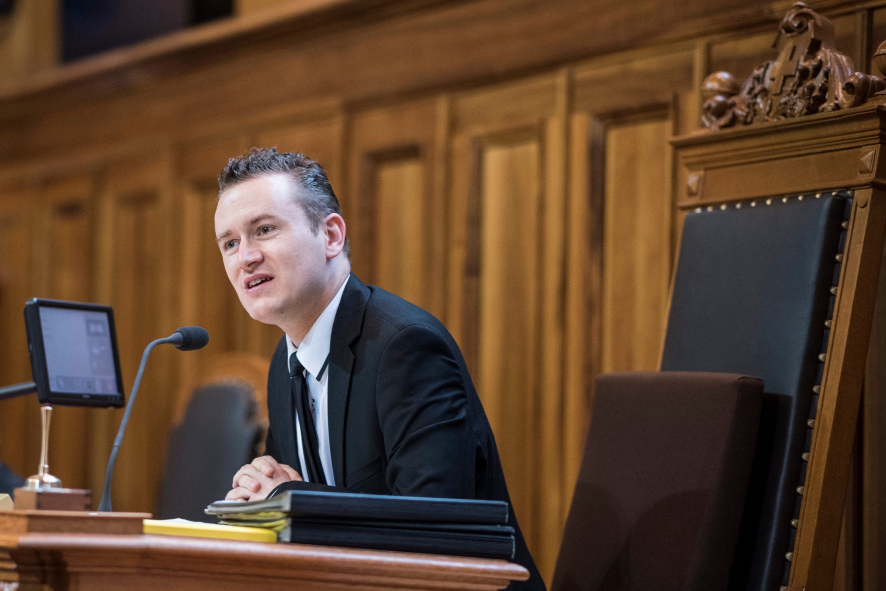 Ratspraesident Raphael Comte, FDP-NE, begruesst die Ratsmitglieder zu Beginn der Herbstsession der Eidgenoessischen Raete, am Montag, 12. September 2016 im Staenderat in Bern. (KEYSTONE/Alessandro della Valle) SCHWEIZ SESSION STAENDERAT