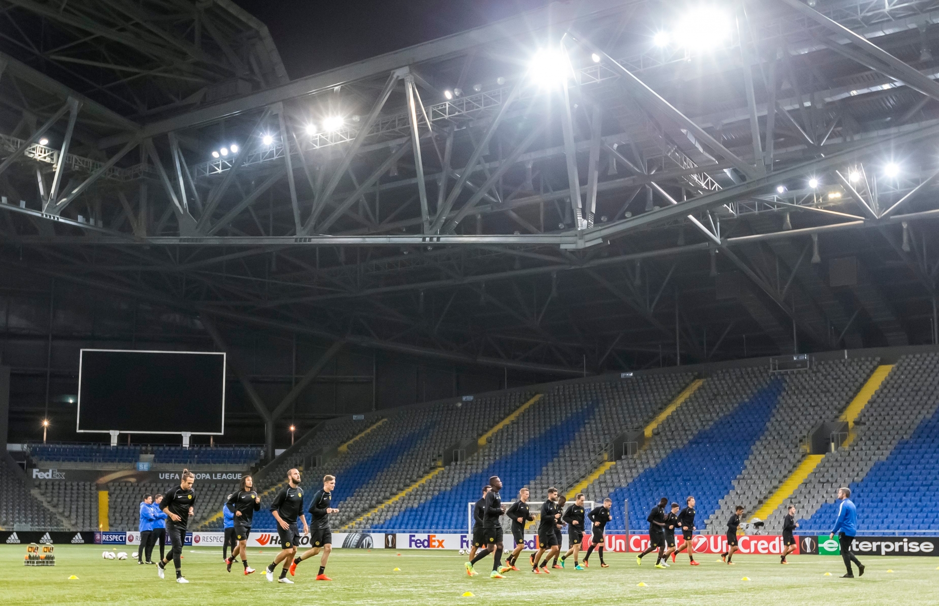 BSC Young Boys' players during a training session one day prior the UEFA Europa League group A match between Kazakhstan's FC Astana and Switzerland's BSC Young Boys at the Astana Arena in Astana, Kazakhstan, Wednesday, September 28, 2016. (KEYSTONE/Thomas Hodel) FUSSBALL EUROPA LEAGUE ASTANA BSC YOUNG BOYS