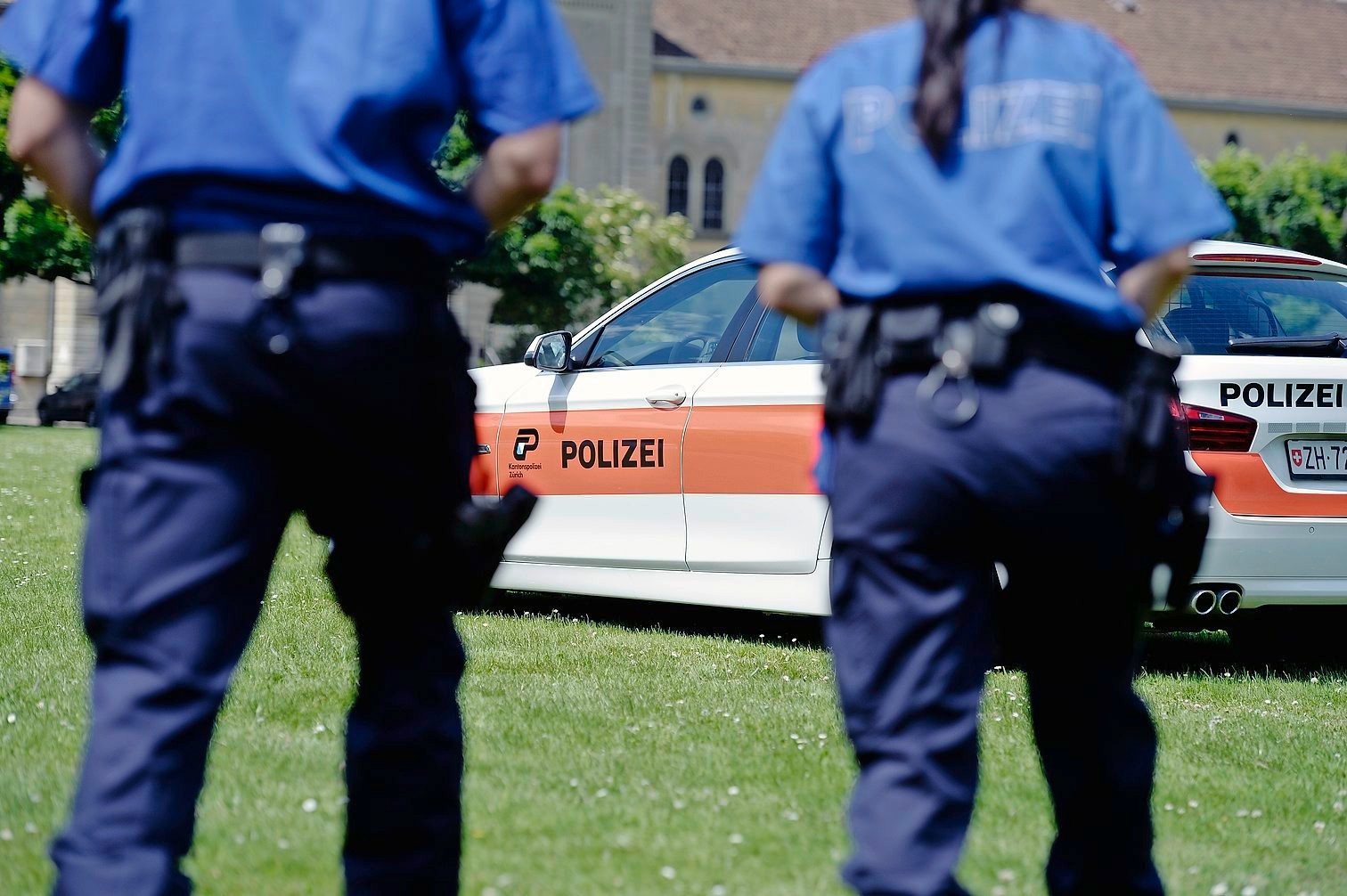 Two policemen stand in front of a police car of the cantonal police Zurich, in Zurich, Switzerland, on June 2, 2015. (KEYSTONE/Water Bieri)



Zwei Polizisten stehen vor einem Dienstfahrzeug der Kantonspolizei Zuerich, am 2. Juni 2015, in Zuerich. (KEYSTONE/Water Bieri) SCHWEIZ KANTONSPOLIZEI ZUERICH