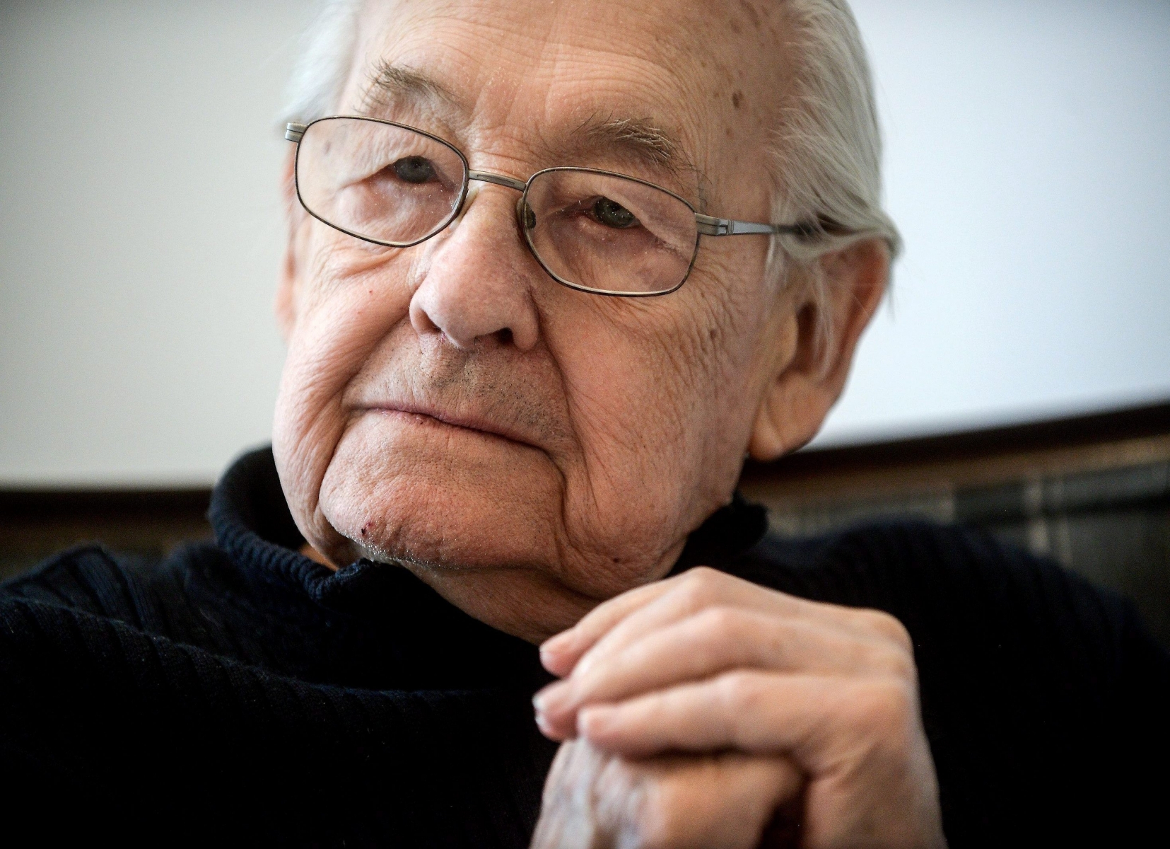 epa05578953 (FILE) A file picture dated 11 February 2016 shows Polish film director Andrzej Wajda in Warsaw, Poland. According to media reports, Wajda died on 09 October 2016, at the age of 90.  EPA/JAKUB KAMINSKI POLAND OUT FILE POLAND CINEMA ANDRZEJ WAJDA OBIT