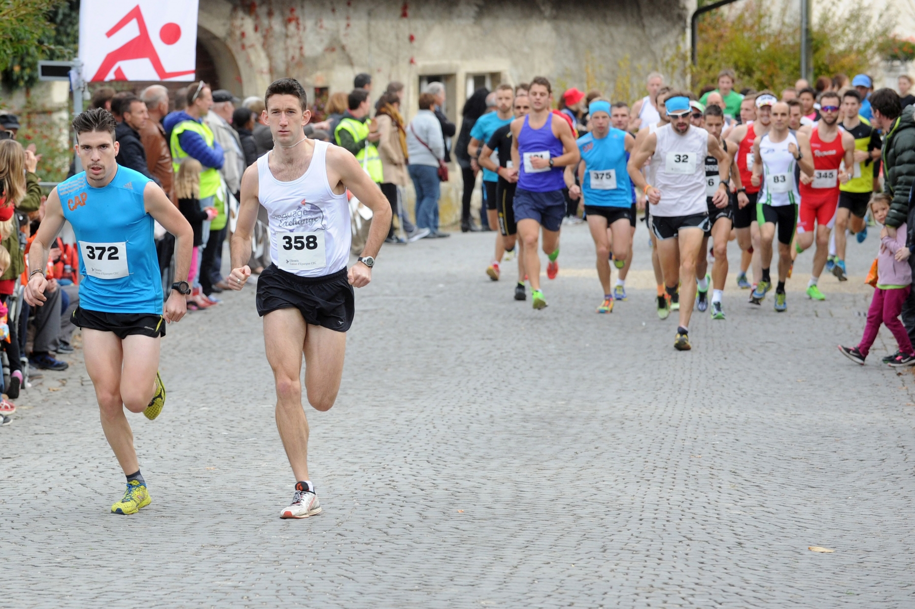 Les dix bornes de Courtelary ce 24 octobre 2015. Dáire Bermingham no 358 et Jeremy Hunt (372)   .photo Stephane Gerber/Bist 10 BORNES