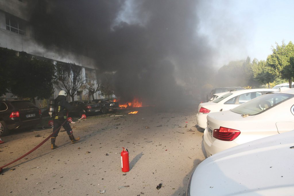 L'explosion s'est produite sur le parking d'un bâtiment de la chambre de commerce d'Antalya.