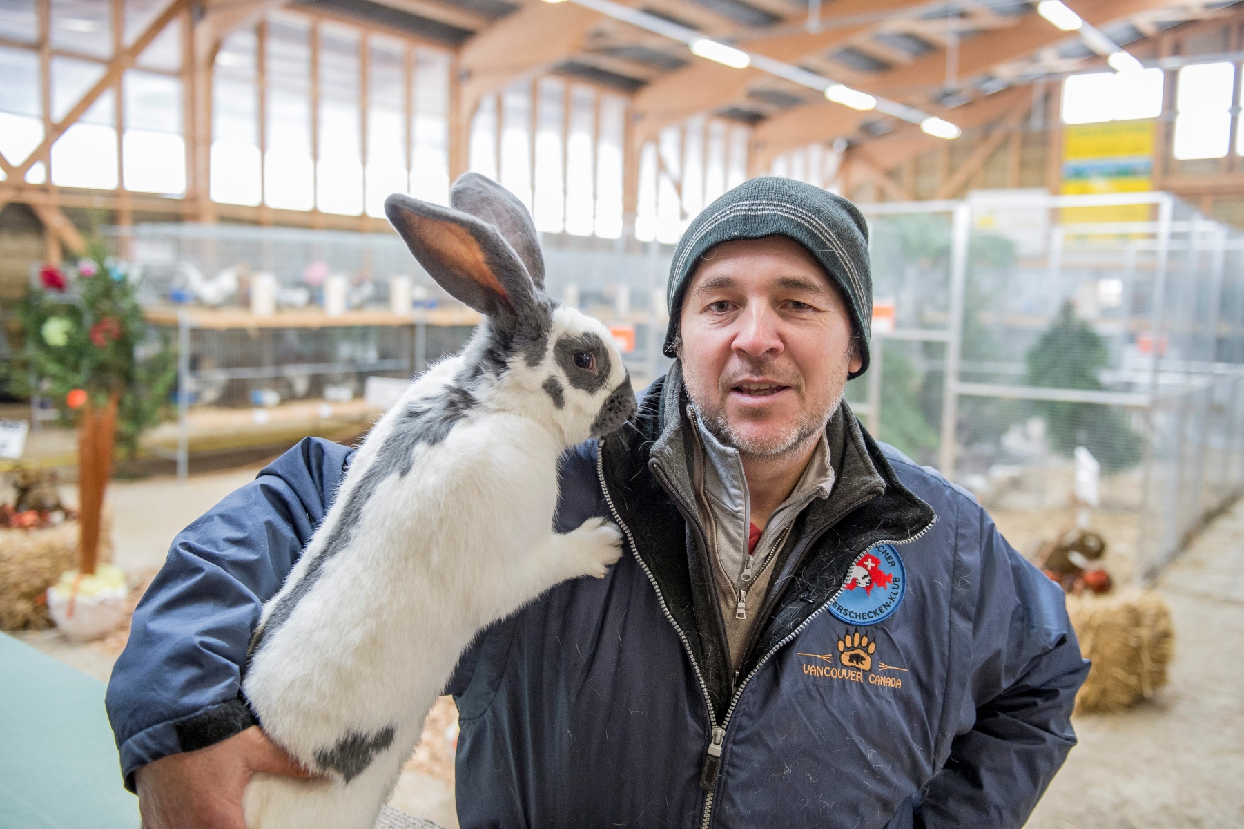 Portrait de Pierre-Alain Borel, eleveur de lapin. 

Les Ponts-de-Martel, le 10.11.2016

Photo : Lucas Vuitel