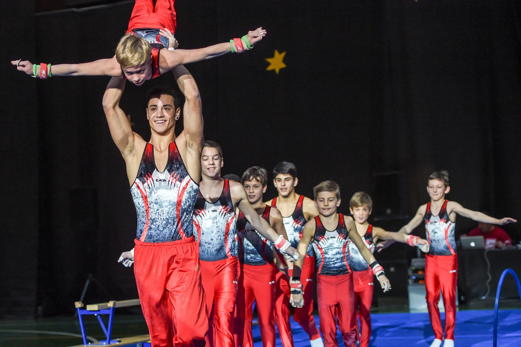 Gala de la societe de gymnastique de Serrieres 

Neuchatel, le 21 novembre 2015
Photo: Christian Galley



 SOCIETE DE GYMNASTIQUE DE SERRIERES