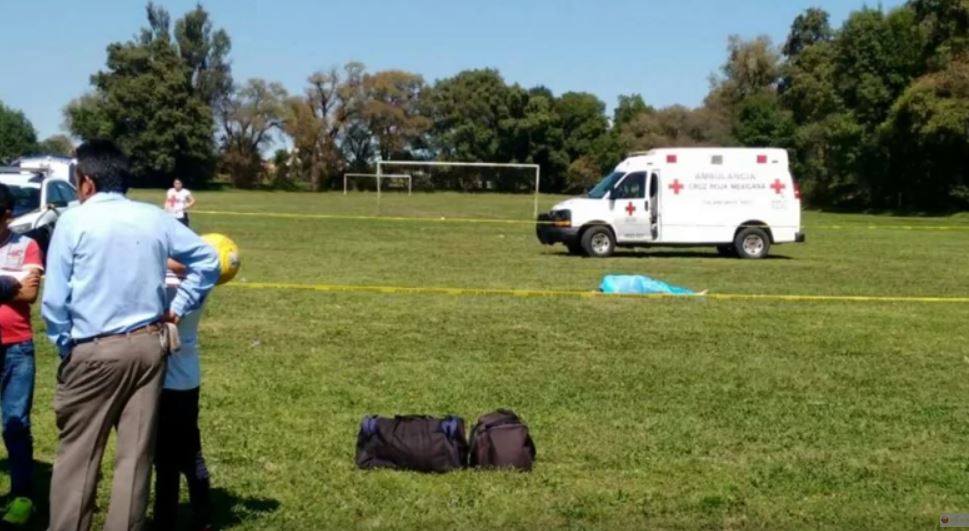 L'agression s'est produite dimanche lorsque l'arbitre, âgé de 55 ans, a sanctionné un joueur qui lui a alors donné un violent coup de tête.