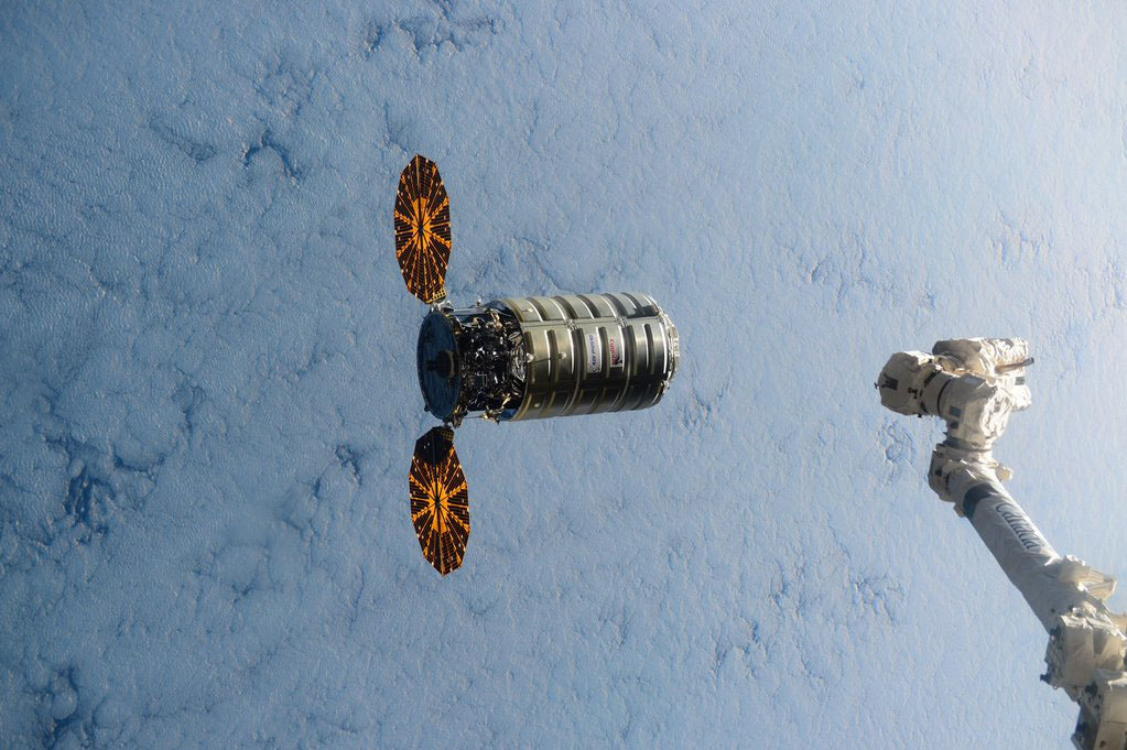 Des vaisseaux-cargos, ici le module américain Cygnus, alimentent régulièrement la Station spatiale internationale (archives).