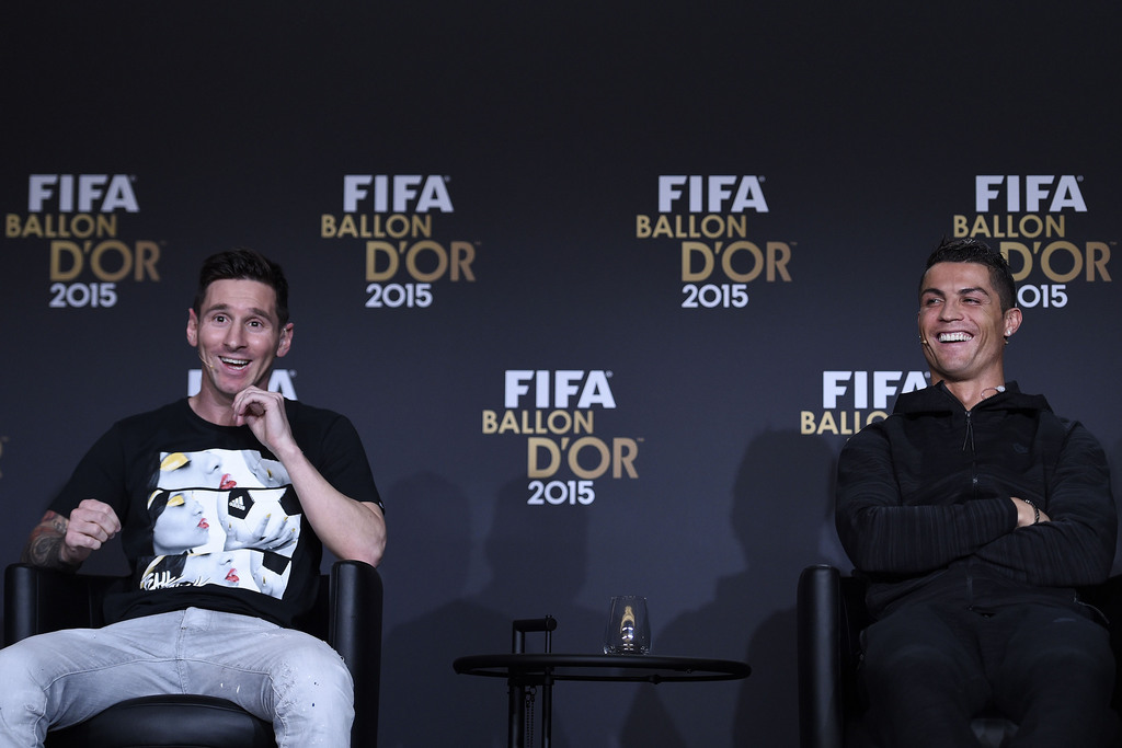 Lionel Messi et Cristiano Ronaldo sont rejoints par le Français Antoine Griezmann dans la course au titre de footballeur de l'année.