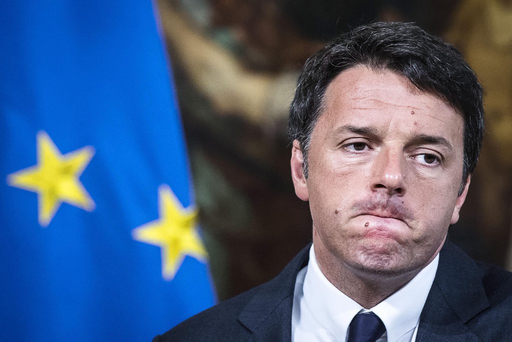 Matteo Renzi a subi dimanche une lourde défaite au référendum sur son projet de réforme constitutionnelle.