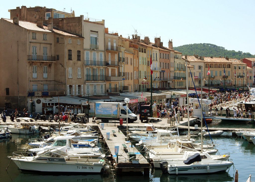 C'est un nouveau coup dur pour la riviera française déjà boudée par les touristes depuis l'attentat de Nice.