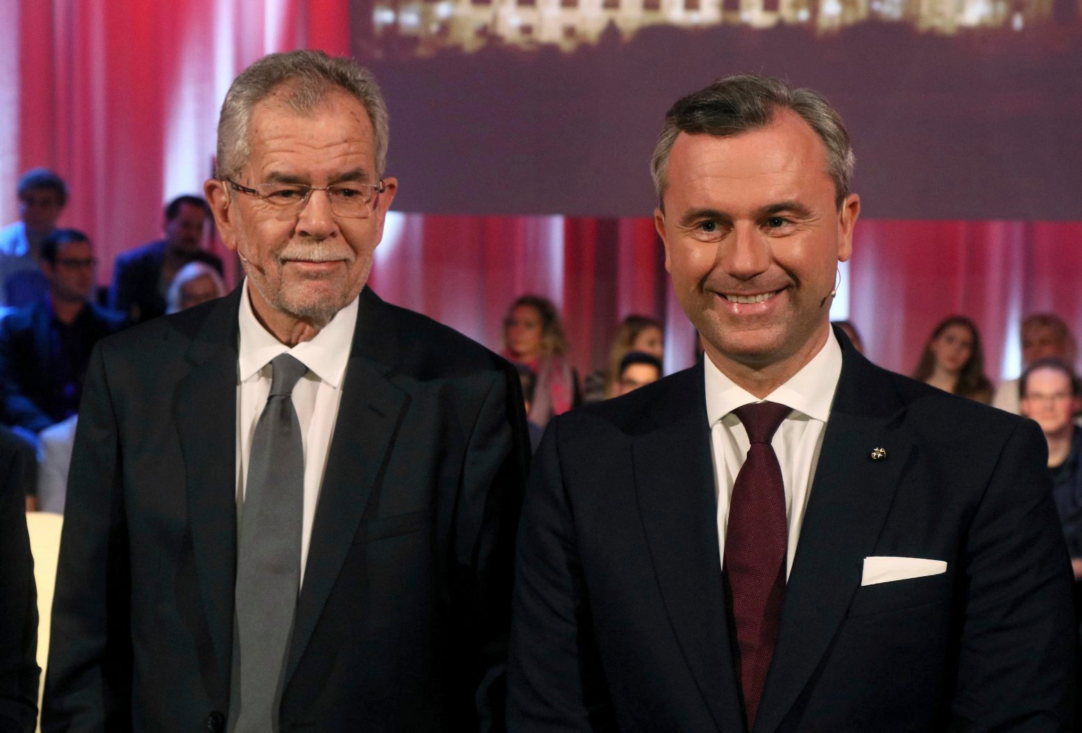 Alexander Van der Bellen, left, candidate for presidential elections of the Austrian Greens, and Norbert Hofer, candidate of Austria's right-wing Freedom Party, FPOE, wait for the start of a TV debate in Vienna, Austria, Sunday, Nov. 20, 2016. (AP Photo/Ronald Zak) Austria Election