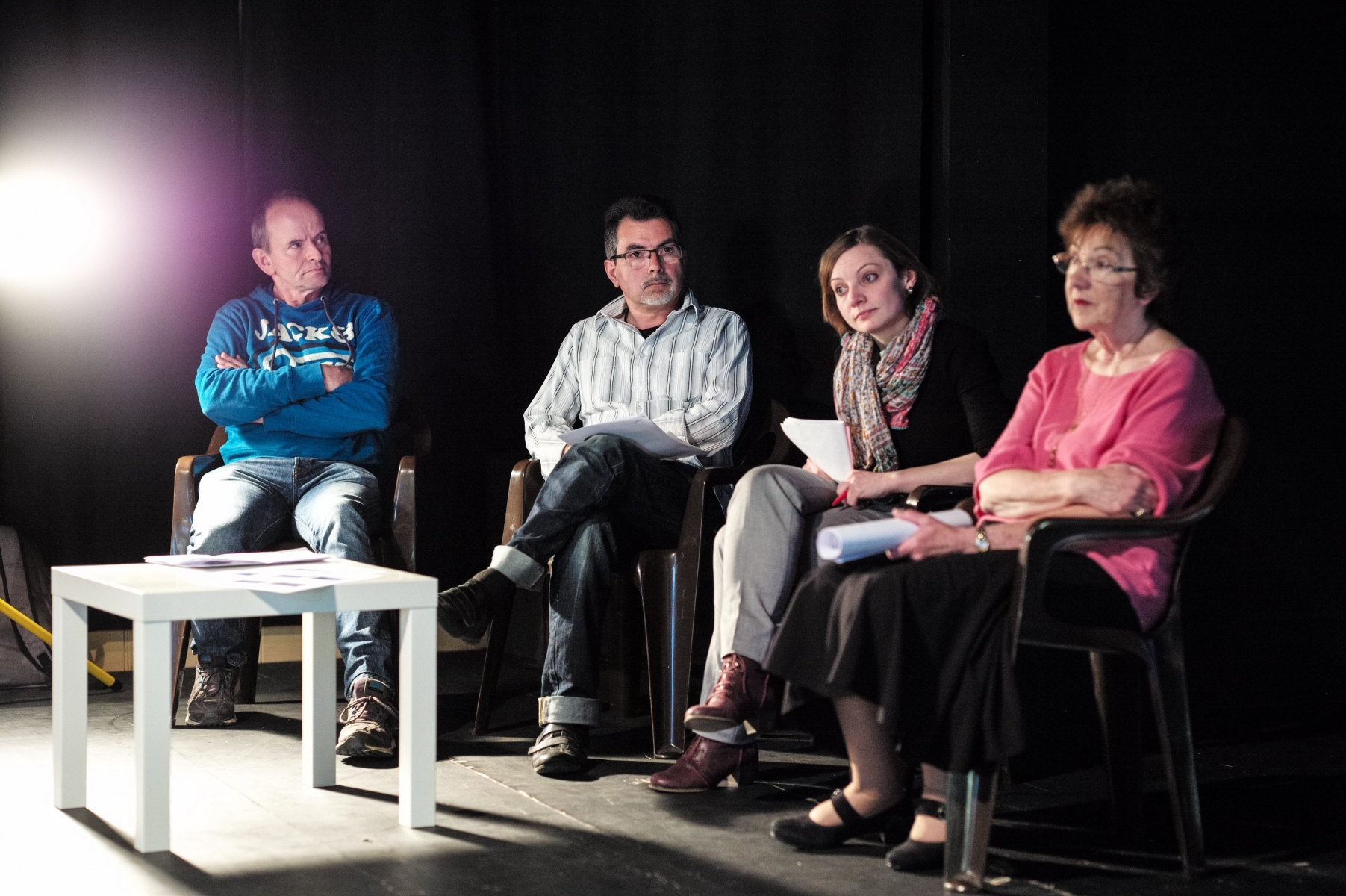 Presentation a la population de Valangin du projet de fusion Neuchatel-ouest. Ici le conseil communal de Valangin, de g a d, Philippe Waelti, Mario Vieira, Aurelie Widmer et Sylvie Charriere

VALANGIN 23 04 2015
Photo: Christian Galley FUSION NEUCHATEL-OUEST