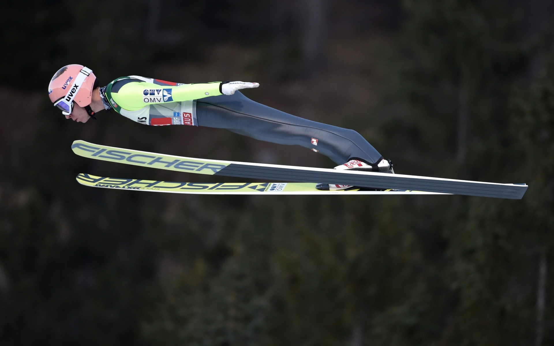 epa05691847 Austrian ski jumper Stefan Kraft airborne during a test round at the opening jump event of the 65th Four Hills Tournament on the Schattenberg ski jump in Oberstdorf, Germany, 30 December 2016.  EPA/ANGELIKA WARMUTH GERMANY SKI JUMPING FOUR HILLS TOURNAMENT