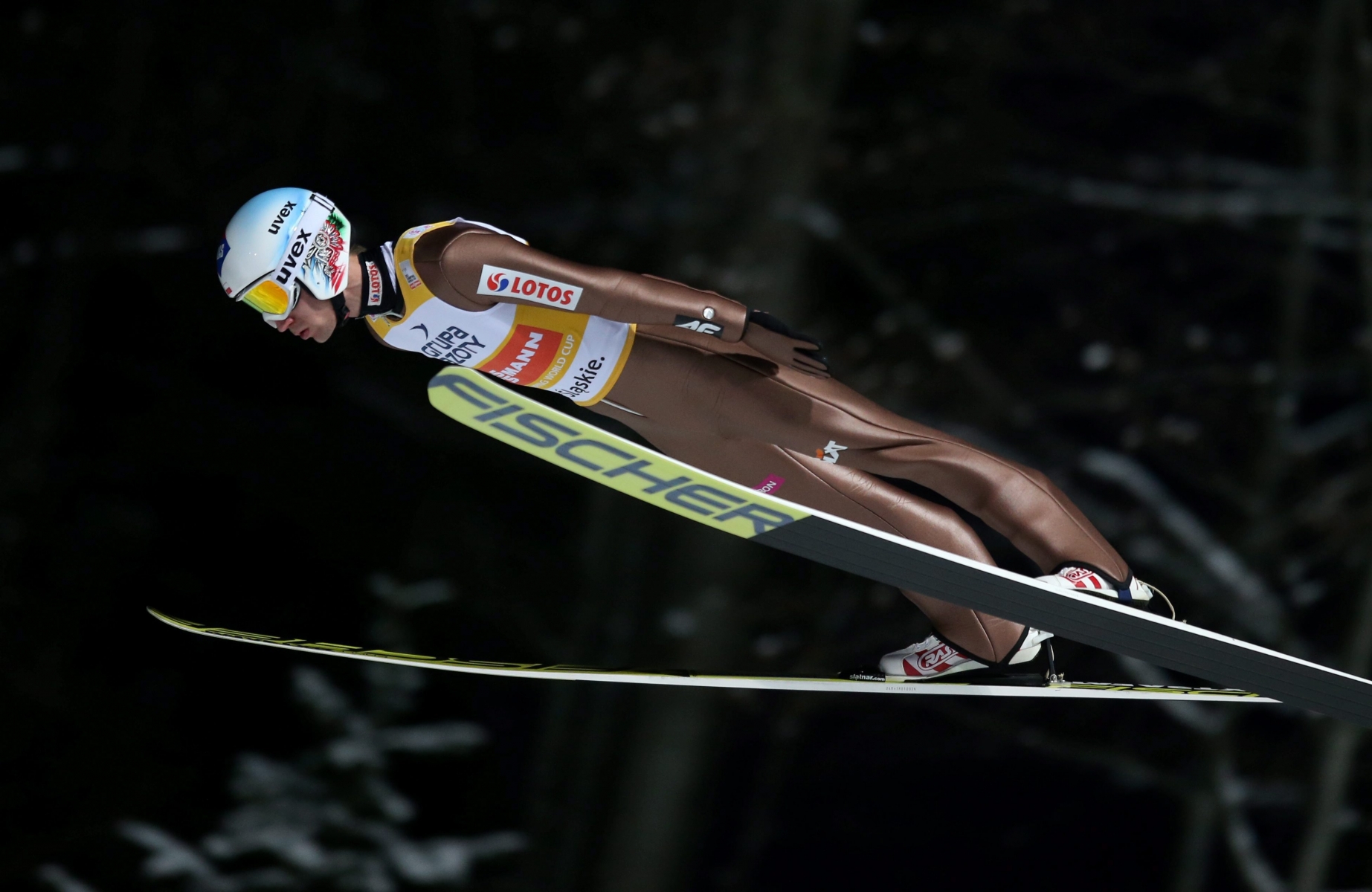 epa05719267 Kamil Stoch of Poland is airborne during the first round of the Ski Jumping World Cup individual competition at the HS-134 jumping hill in Wisla, Poland, 15 January 2017.  EPA/Andrzej Grygiel POLAND OUT POLAND SKI JUMPING WORLD CUP