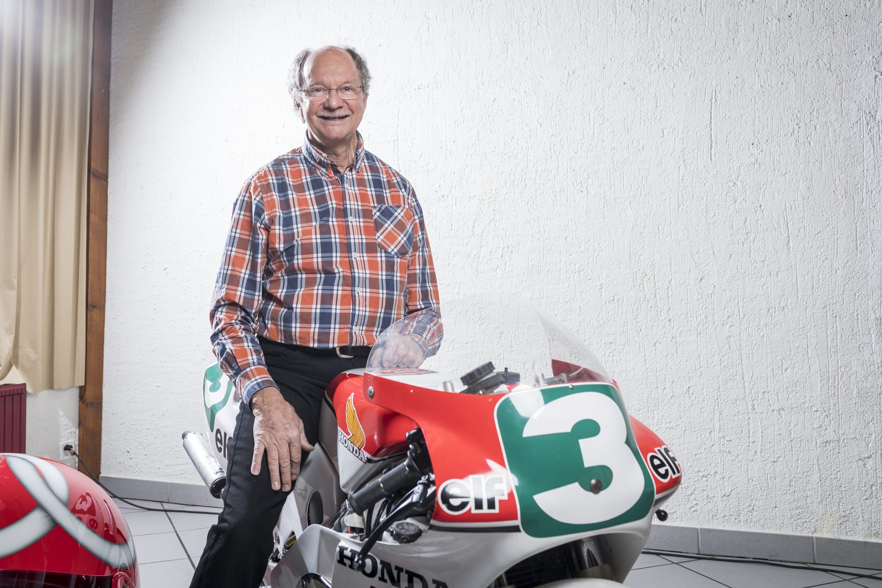 A 64 ans, Jacques Cornu vit la passion moto comme à ses débuts.