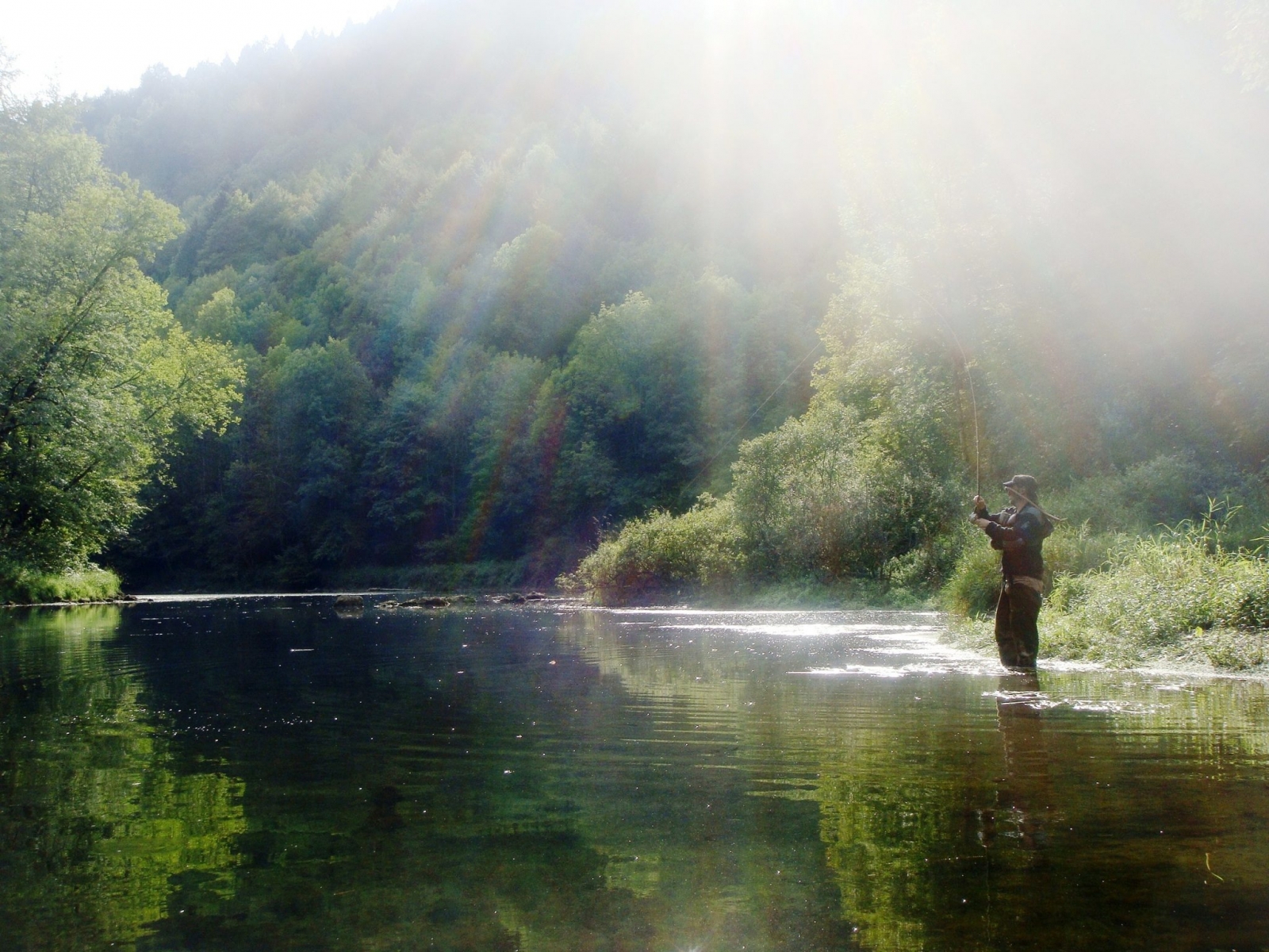 L'ouverture de la pêche à la truite dans le Doubs s'annonce sous d'heureux auspices.