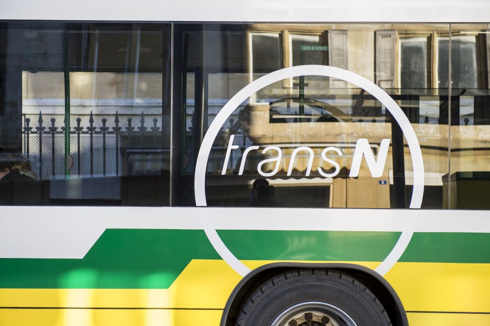 Le chauffeur a percuté un bus TransN en ville de Chaux-de-Fonds.