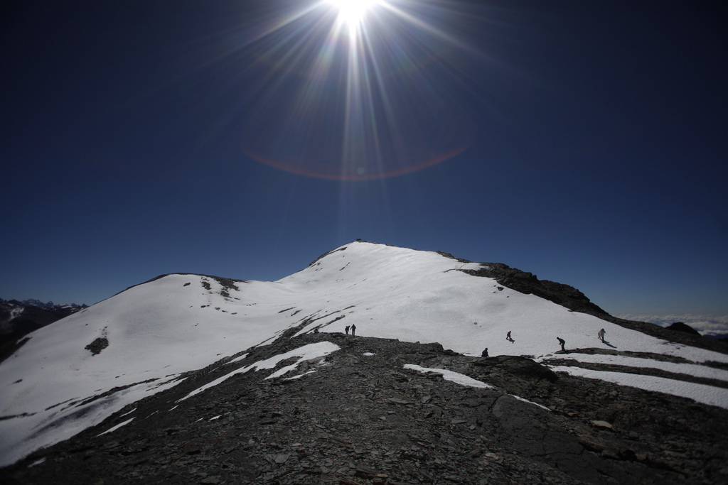 En mai, des scientifiques vont grimper sur l'Illimani (6400 m) pour extraire des carottes de glace, qui vont être conservées en Antarctique.