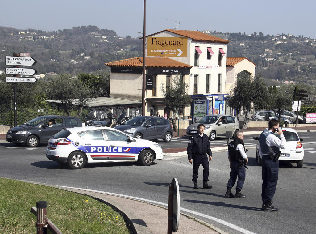 Quatre lycéens et le proviseur du lycée Tocqueville ont été blessés par arme à feu lors de cette fusillade survenue à Grasse.