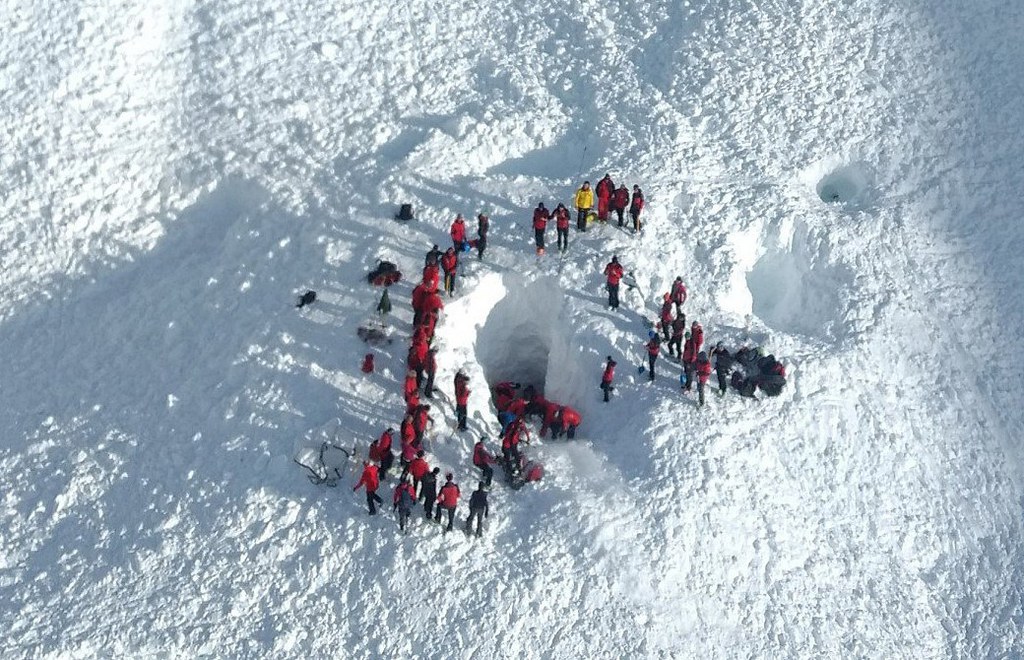  La dernière victime n'a pu être dégagée que cinq heures après l'avalanche.