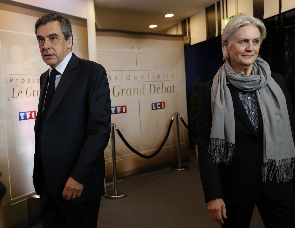 Pénélope Fillon (droite) a été mise en examen des chefs de complicité et recel d'abus de biens sociaux.