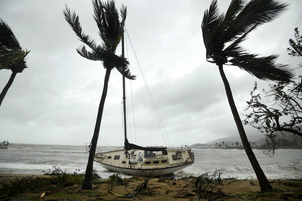 La tempête était accompagnée de rafales soufflant à 270 km/heure.