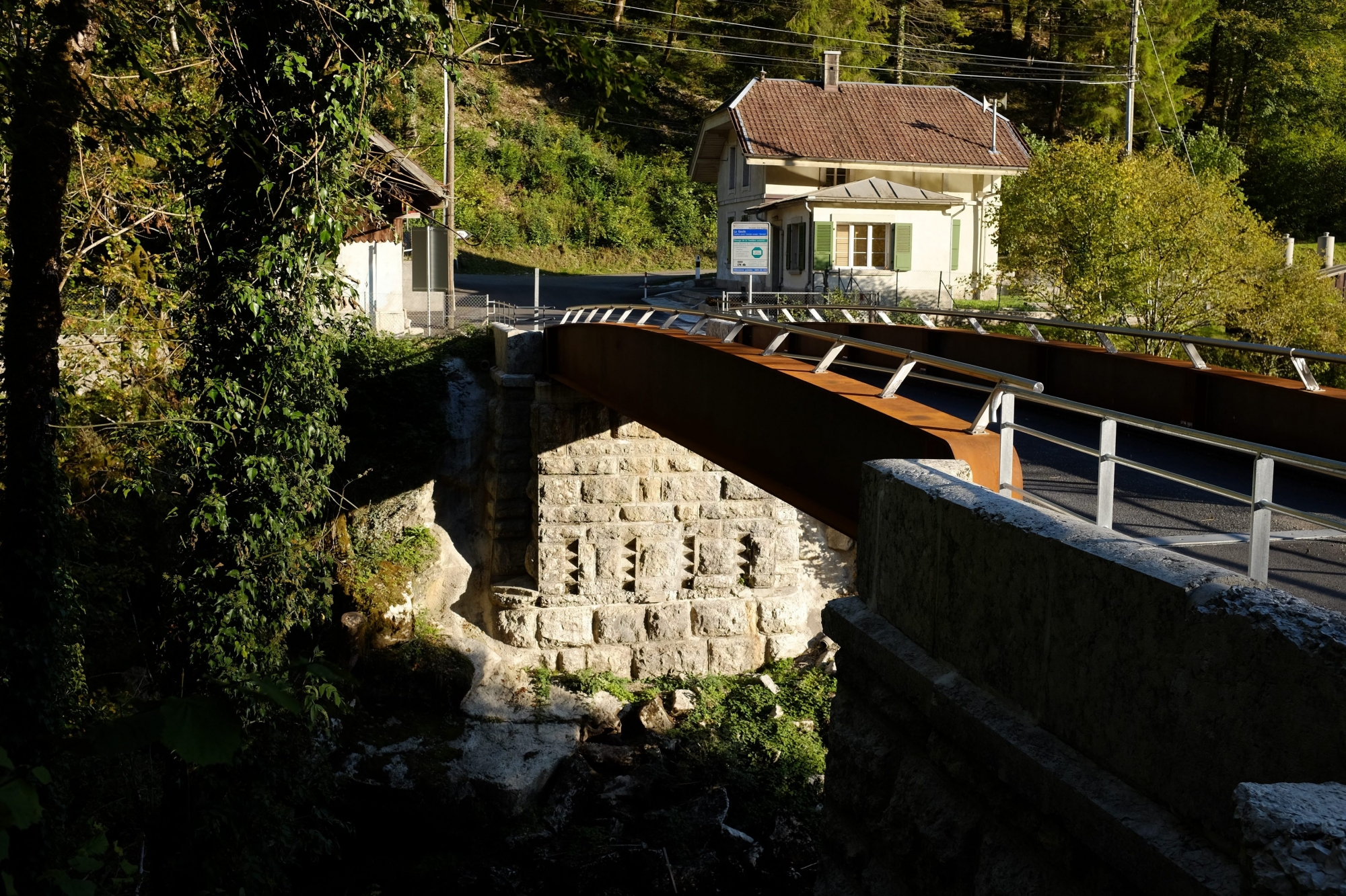 Le Doubs et le Pont de La Goule

LE NOIRMONT 28 09 2015
Photo: Christian Galley DOUBS