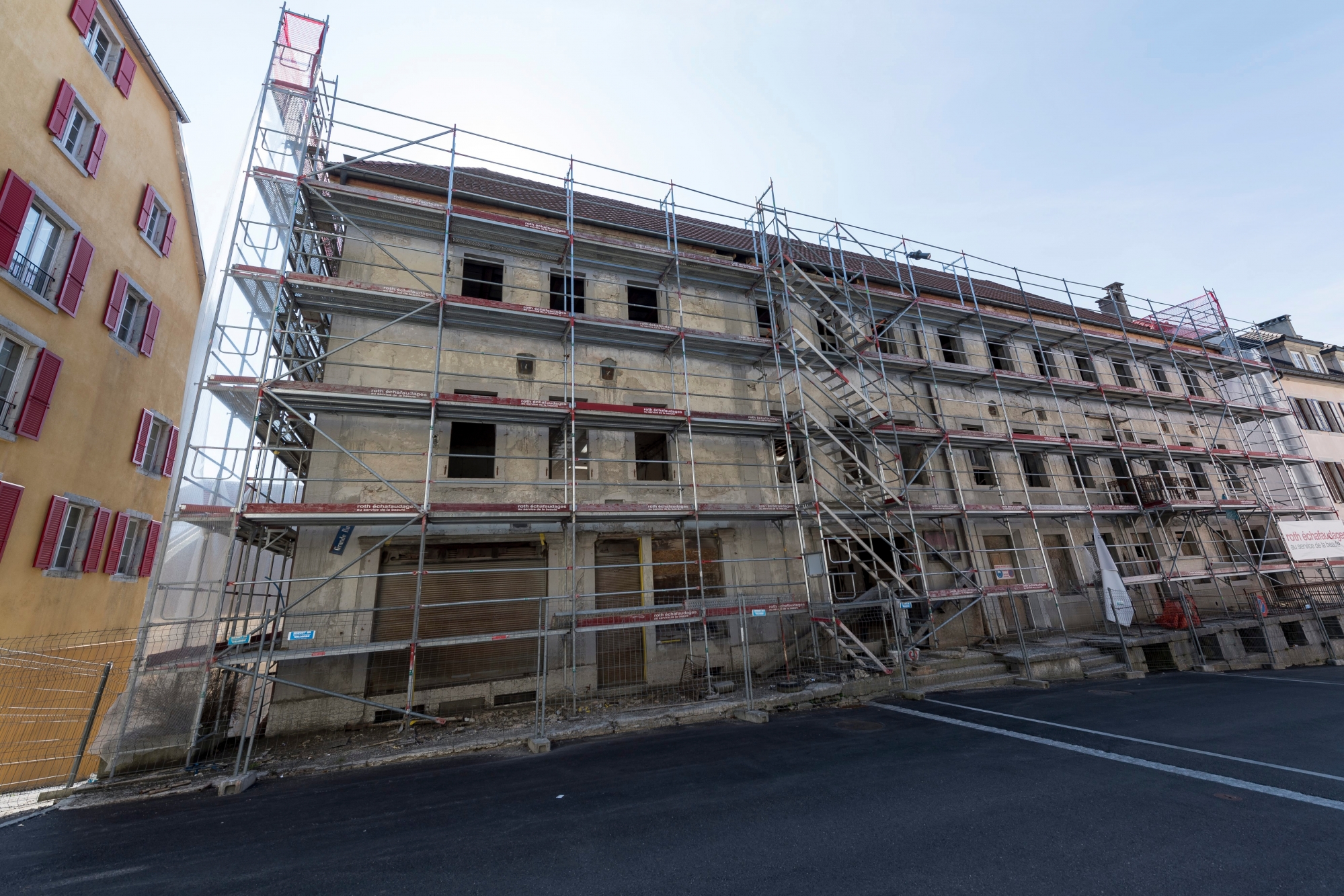 Ancien batiment abritant La Fleur de Lys au Locle. 
 
Le Locle, le 28.03.2017

Photo : Lucas Vuitel