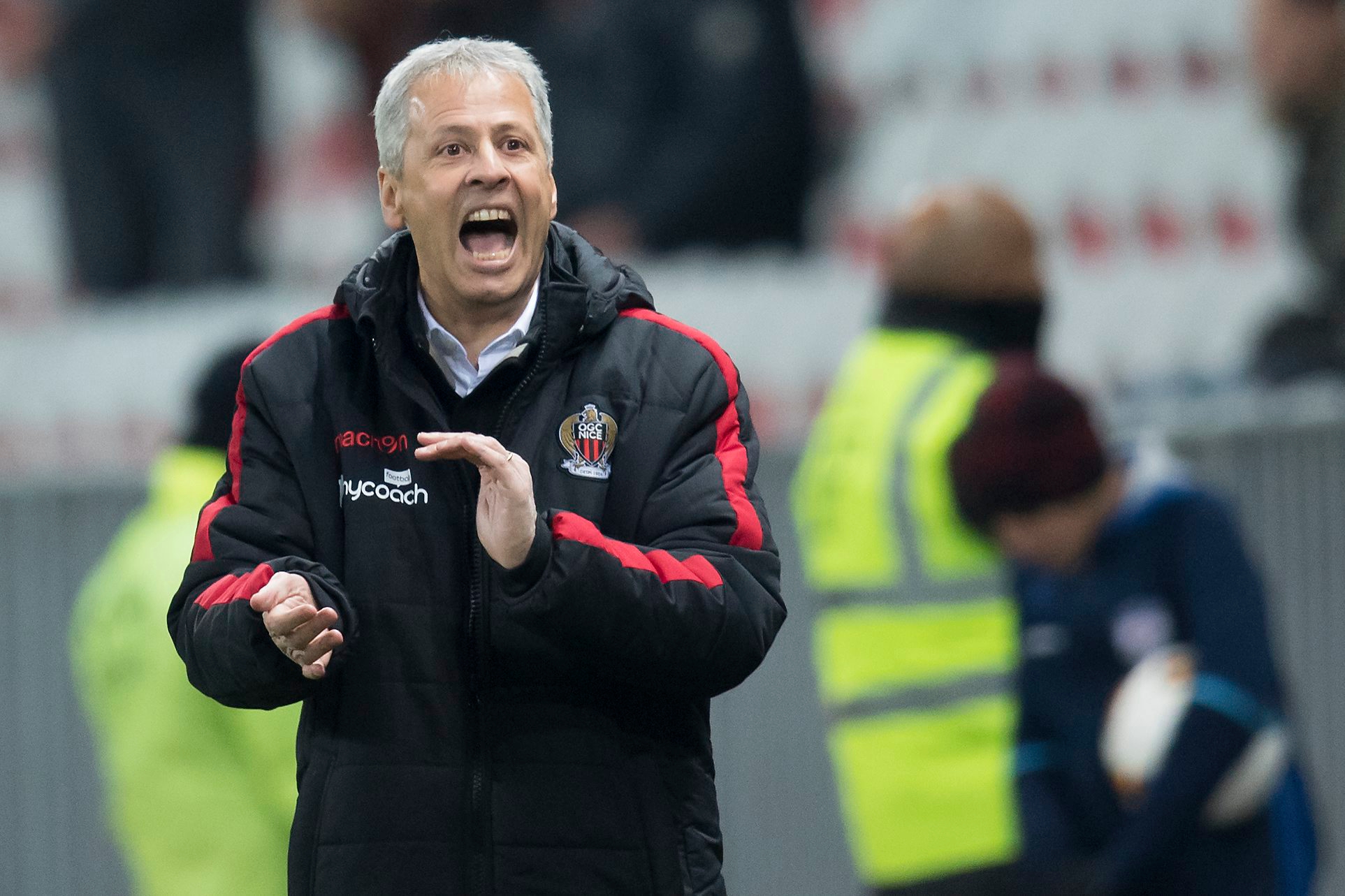 OGC Nice's Swiss head coach Lucien Favre gestures during the French Ligue 1 soccer match, between OGC Nice and  Toulouse FC, at the Allianz Riviera stadium, in Nice, France, Sunday, December 4, 2016. (KEYSTONE/Jean-Christophe Bott) FRANCE SOCCER NICE TOULOUSE