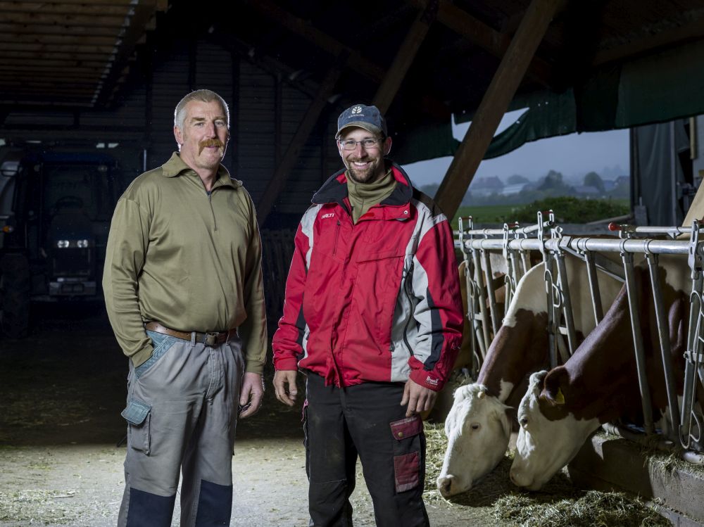 Eleveurs de vaches à lait pour la production de gruyère AOP, Denis et Daniel Christen se sont diversifiés dans la chair de poulet.